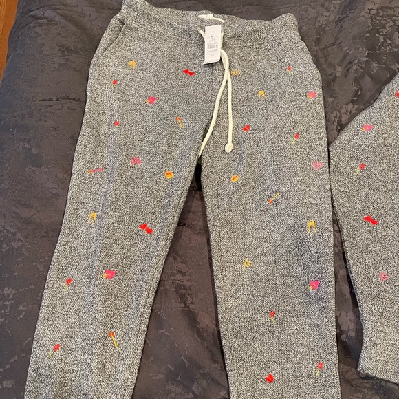 Lou and Grey heart emoji fleece sweatpants size extra small - Picture 2 of 5